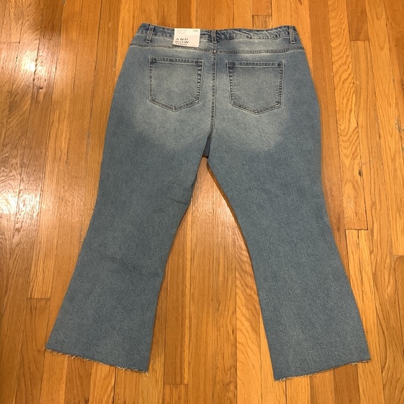 NWT And Now This "The Step Hem" Women's High Rise Cropped Jeans, Size 18W - Picture 2 of 7